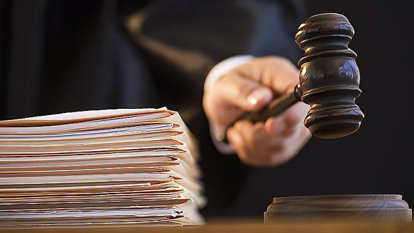 父亲贪腐儿子洗钱，肖军、肖锐父子俩，双双被查处